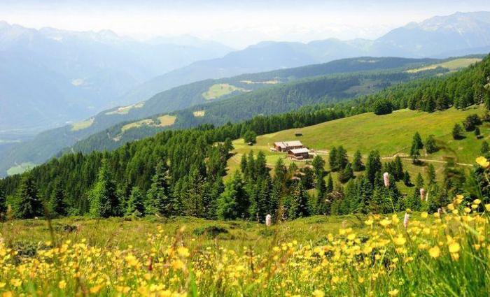 zu-den-gipfeln-der-luesner-alm